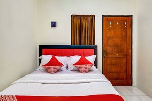 Standard Double Room | Soundproofing, free WiFi, bed sheets - Hotel O Graha Hsc Syariah (Depok)