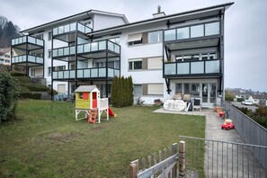 Exterior - Elegant Horgen 3 Room w/ Storage, 5 min to Market, by Blueground (Zurich)