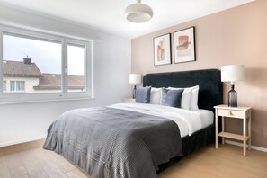 2 bedrooms, iron/ironing board, WiFi, bed sheets - Elegant Horgen 3 Room w/ Storage, 5 min to Market, by Blueground (Zurich)