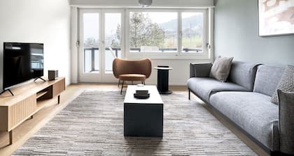 Elegant Horgen 3 Room w/ Storage, 5 min to Market, by Blueground