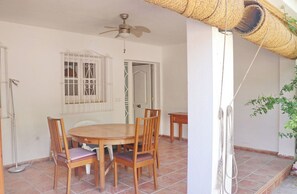 Outdoor dining - La Casa Andaluza in Chiclana de la Frontera (Chiclana)