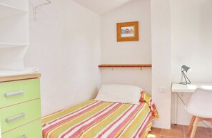 3 bedrooms, iron/ironing board, WiFi, bed sheets - La Casa Andaluza in Chiclana de la Frontera (Chiclana)