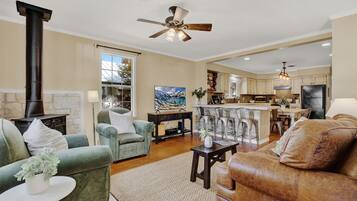 Smart TV, reproductor de DVD y libros