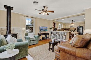 Smart TV, DVD player, books - Peach Orchard Haus: 4 Blocks From Main St. | Outside Fire Pit | Deck | King Beds (Fredericksburg)