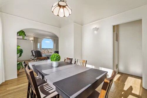 Breathtaking View 2BD/1BTH Unit in Central SD