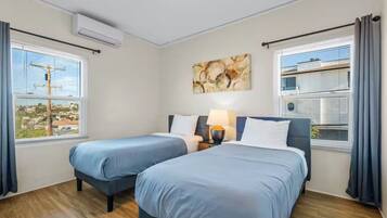 2 bedrooms, desk, iron/ironing board, free WiFi