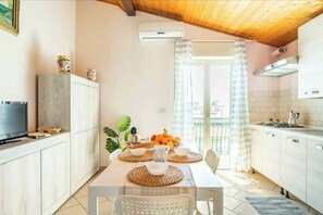 Dining - Etna in a.m. Sea in p.m. here you can (Giardini Naxos)