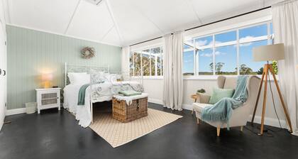 Stunning Homestead & Cottage, just 10 minutes from historic Braidwood.