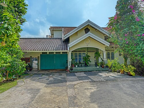 OYO Life 91984 Taufik Kost Syariah