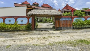 施設の正面