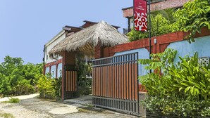 施設の正面