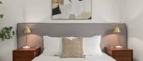 2 Schlafzimmer, Schreibtisch, Bügeleisen/Bügelbrett, Reisekinderbett