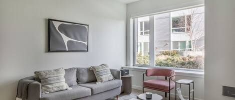 Télévision, chaîne hi-fi