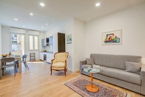 Familienapartment, Mehrere Schlafzimmer, Meerseite (Casa Angerin 3 - 100m from sea) | Wohnbereich | 21-Zoll-Flachbildfernseher mit Kabelempfang