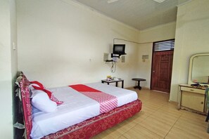 Doppelzimmer | Schreibtisch, laptopgeeigneter Arbeitsplatz, kostenloses WLAN