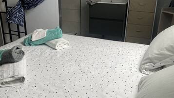 7 chambres, coffres-forts dans les chambres, fer et planche Ă repasser