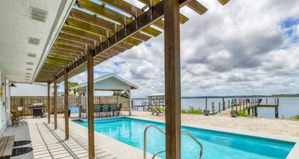 Riverfront Paradise, Private Dock - Up to 30' Boat, Heated Pool, 1 mile to Beach, Separate Cottage!