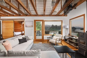 Unclassified image, 4 of 37, button