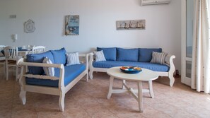 Deluxe Suite | Living area - 9 Muses Naxos beach hotel (Naxos)