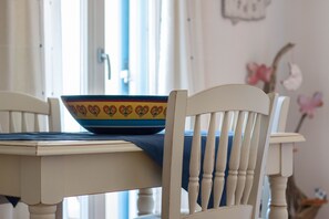 Grand-lejlighed | Privat køkken | Køleskab/fryser i fuld størrelse, ovn, espressomaskine, kaffe-/temaskine