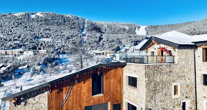 Le Refuge Cal Chalon ***** chalet in the heart of the village - its breathtaking view