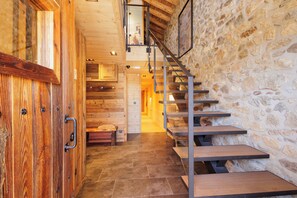 Interior - Le Refuge Cal Chalon ***** chalet in the heart of the village - its breathtaking view (Les Angles)
