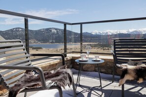 Outdoor dining - Le Refuge Cal Chalon ***** chalet in the heart of the village - its breathtaking view (Les Angles)