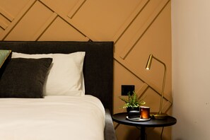 1 bedroom, in-room safe, soundproofing, iron/ironing board - YalaRent Flora- Designed 1BR penthouse (Tel Aviv)