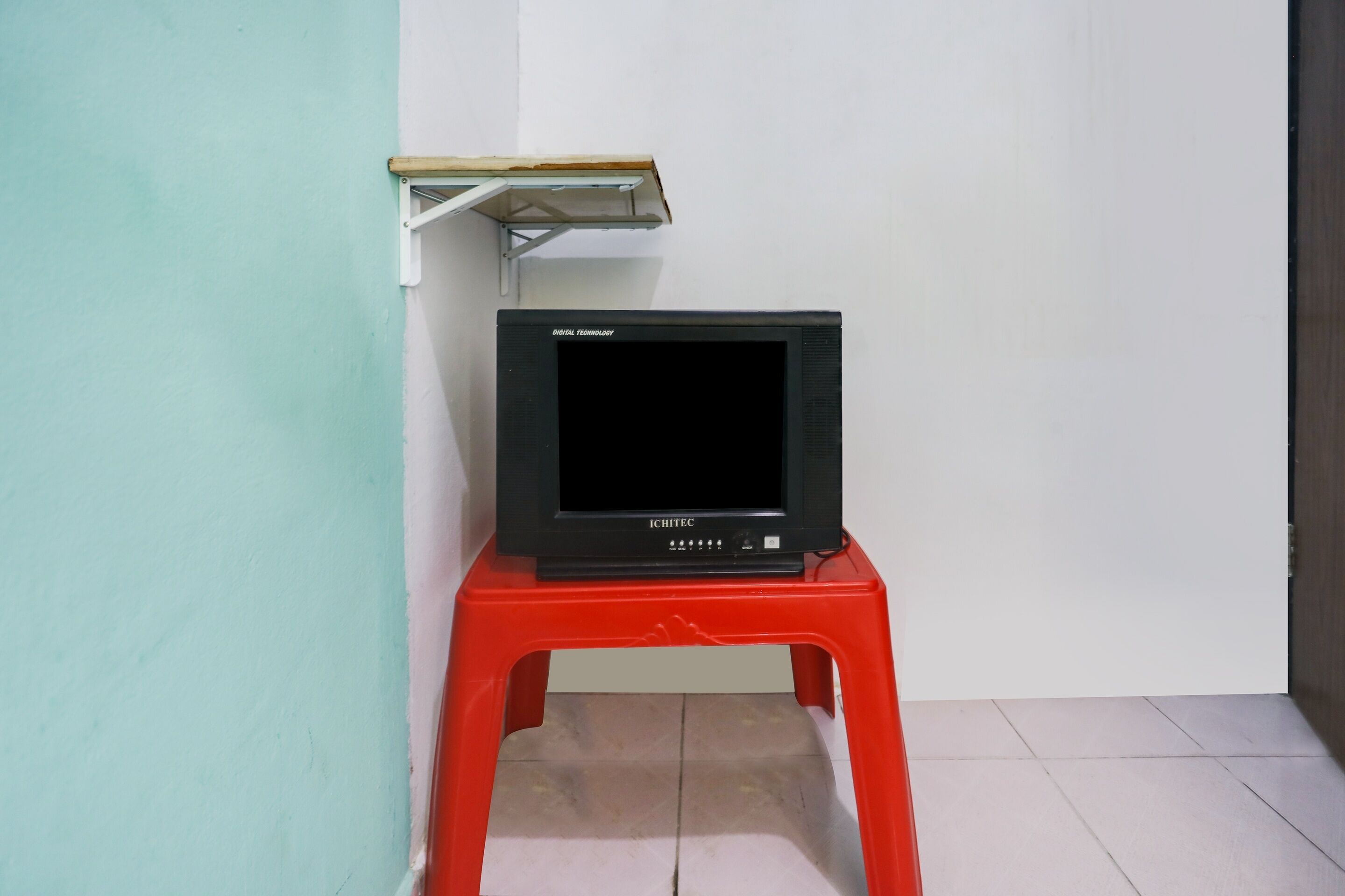 single room | desk, free wifi, bed sheets