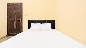 Double Room | Desk, free WiFi, bed sheets