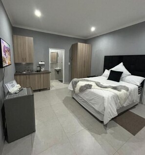 1 habitación, wifi y ropa de cama