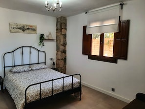 2 chambres, bureau, fer et planche à repasser, Wi-Fi gratuit