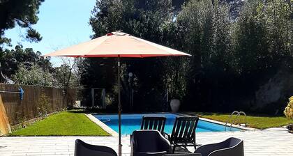 Apartamento rural con jardín, piscina y wifi, con vistas al mar para 4 personas
