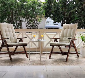 Property grounds - Stylish, tidy 2 bedrooms with pool 5 mins beach (Oistins)