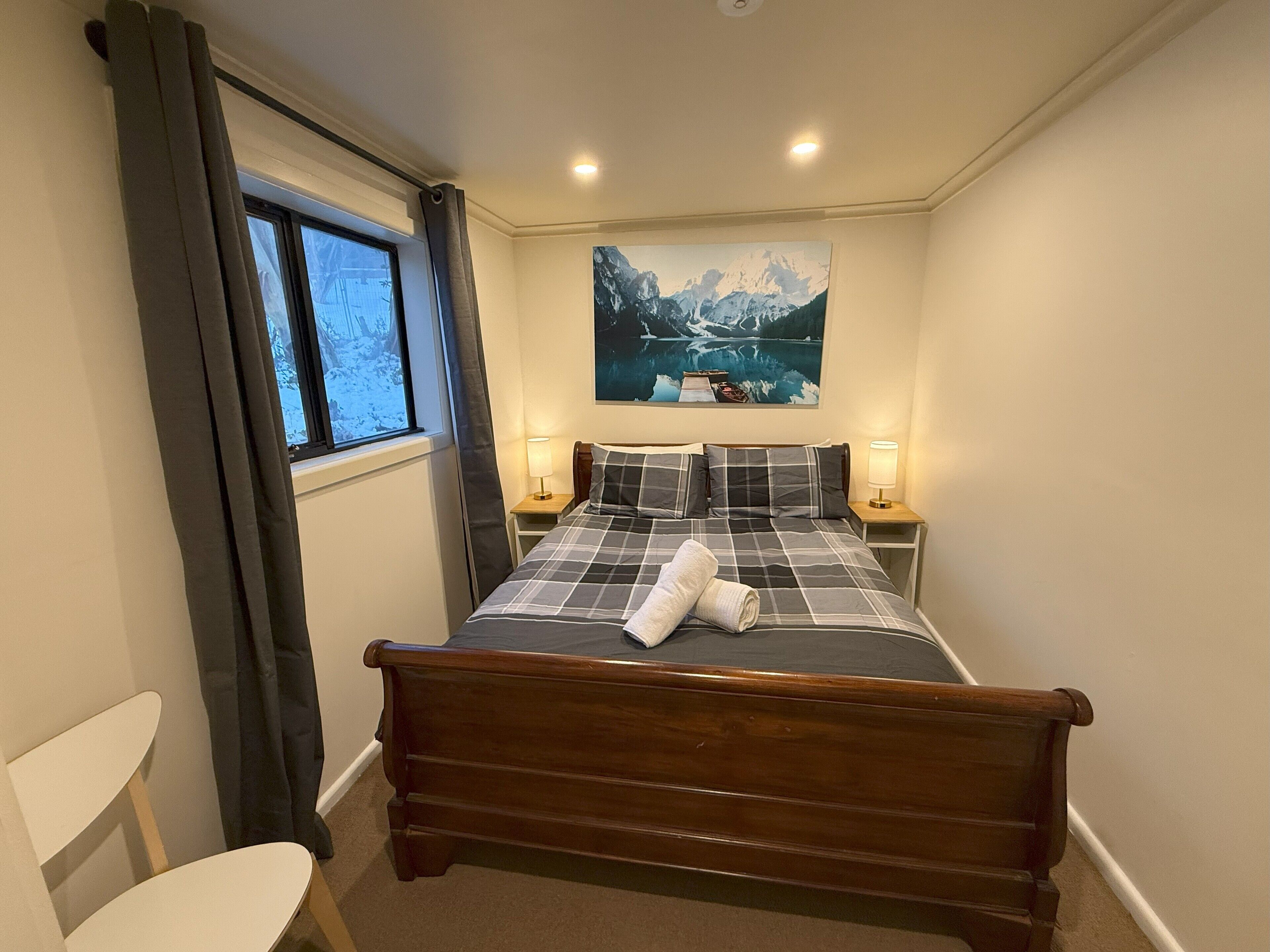 3 室のベッドルーム、デスク、アイロン / アイロン台、WiFi (無料)