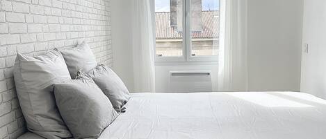 1 bedroom, WiFi, bed sheets