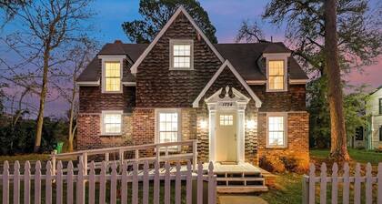 Inviting 100-yr-old updated & roomy cottage w/deck