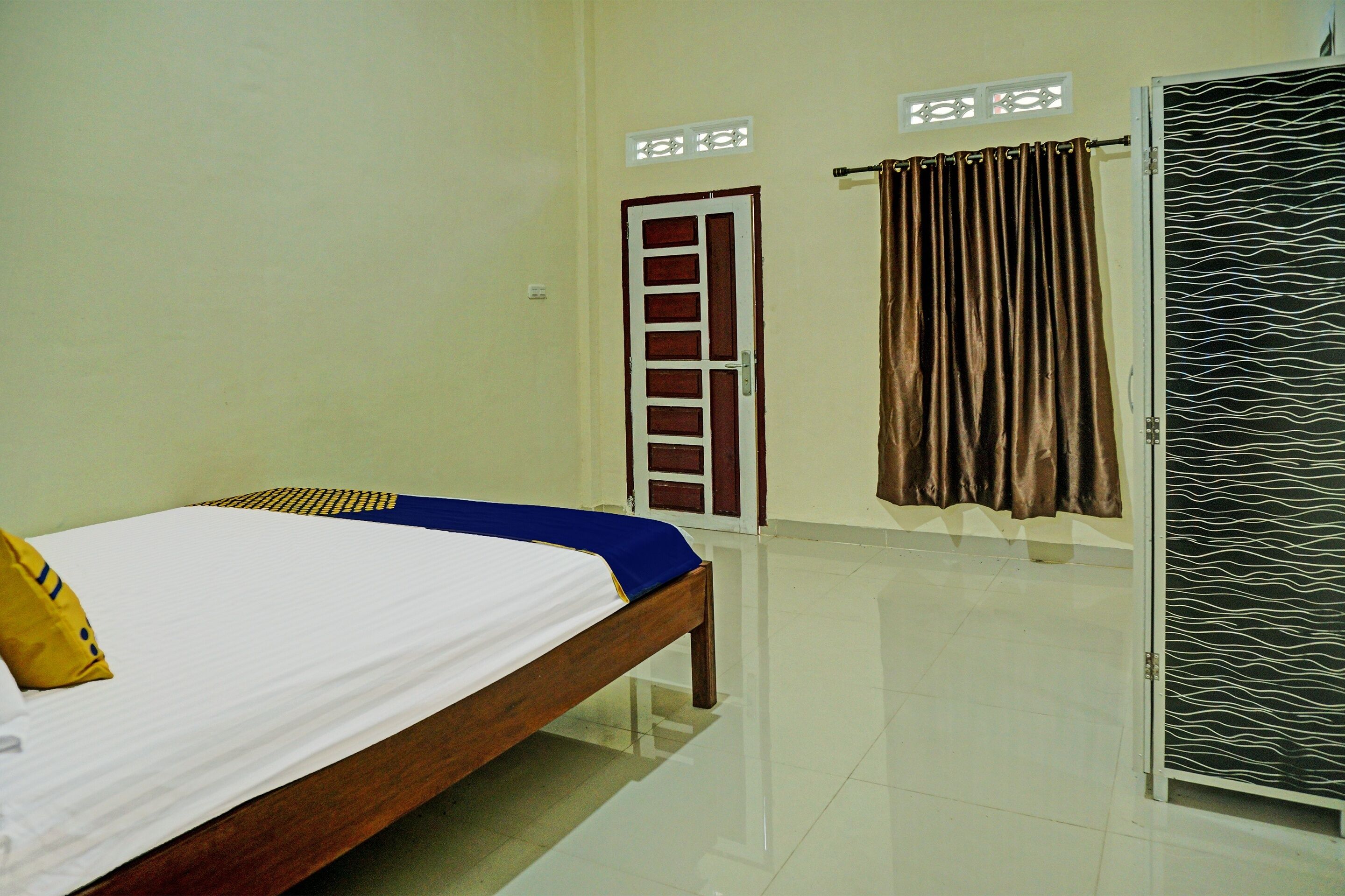 Double Room | Desk, laptop workspace, free WiFi, bed sheets