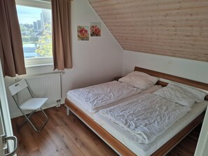2 habitaciones, tabla de planchar con plancha y wifi gratis 