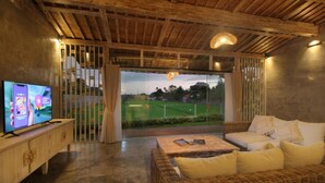 Family Double Room | Living area - Casa Batu Belig  (Seminyak)