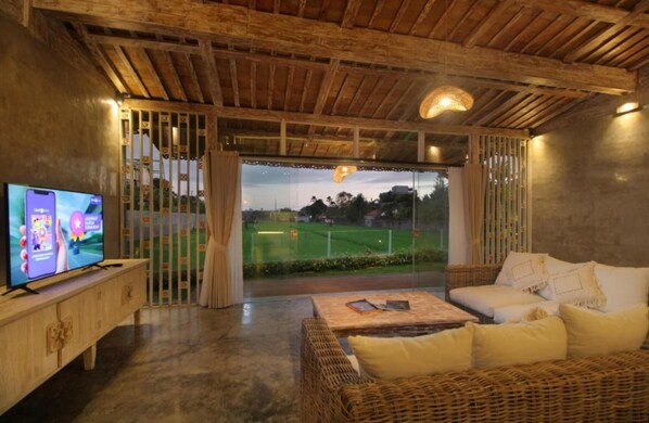 Family Double Room | Living area