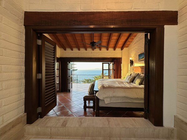 5 makuuhuonetta, silitysrauta/-lauta, Wi-Fi, vuodevaatteet