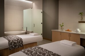 Couples treatment rooms, sauna, steam room, body treatments