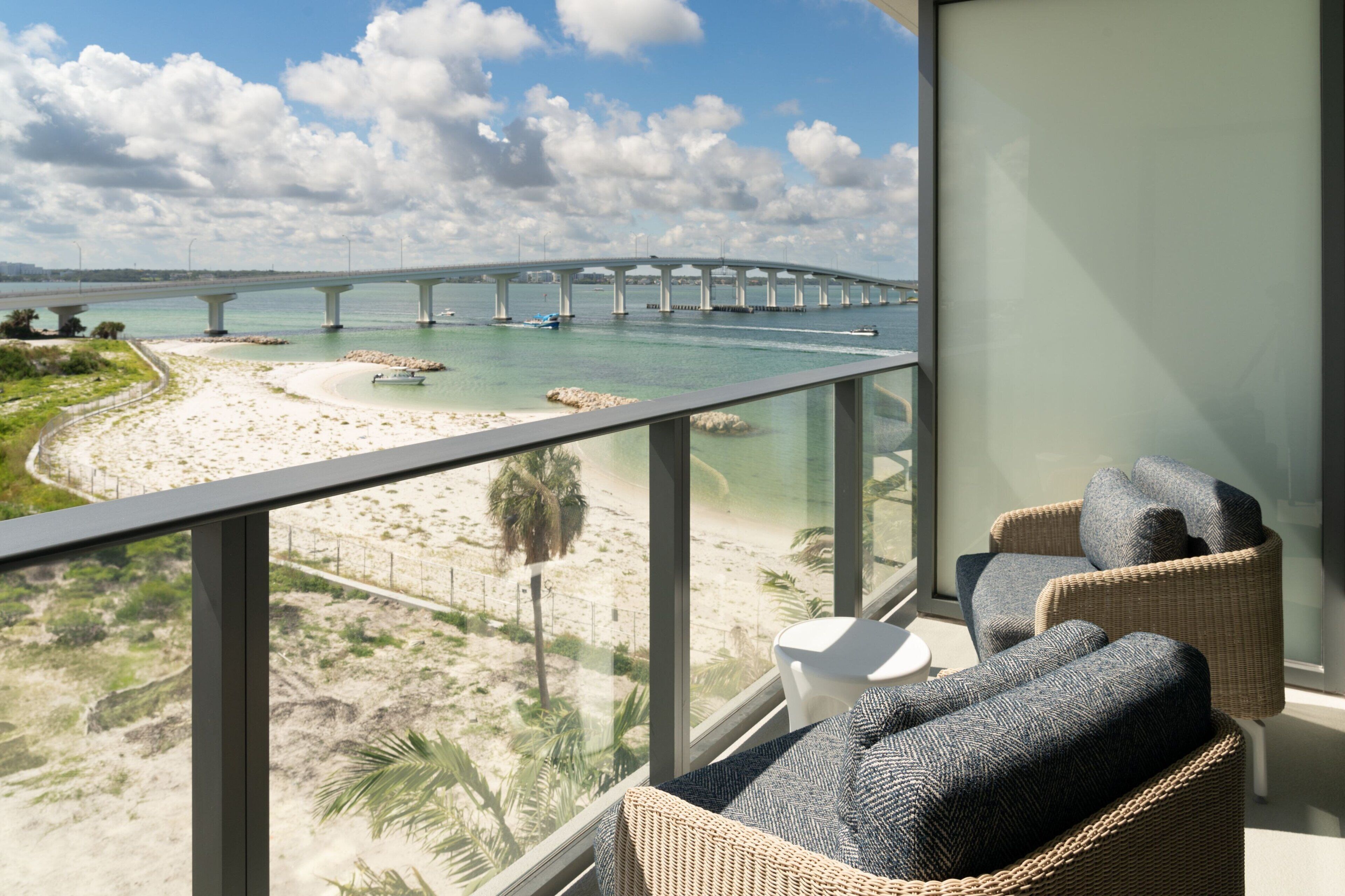 Ropa de cama de alta calidad y camas con pillow-top 