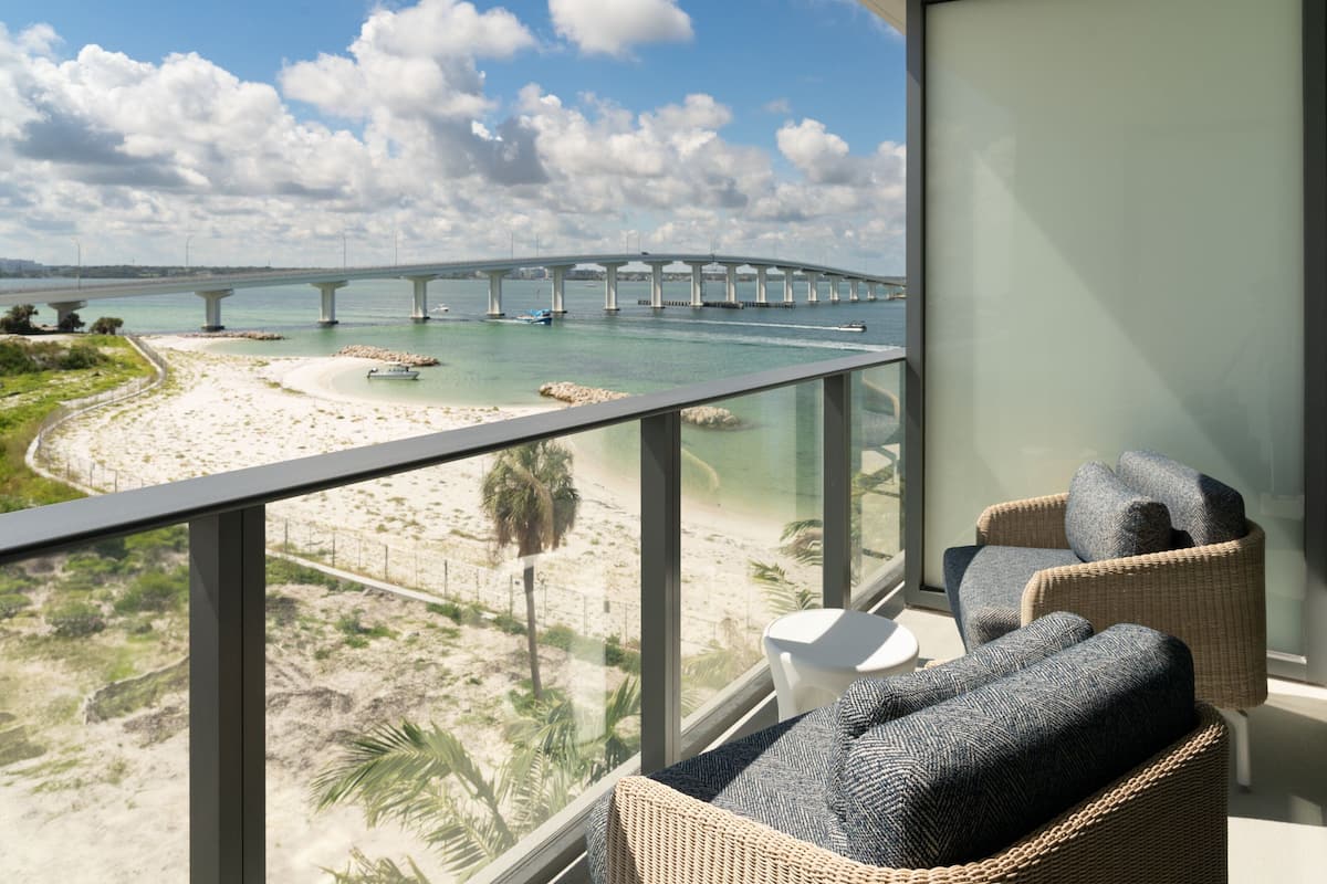 Ropa de cama de alta calidad y camas con pillow-top