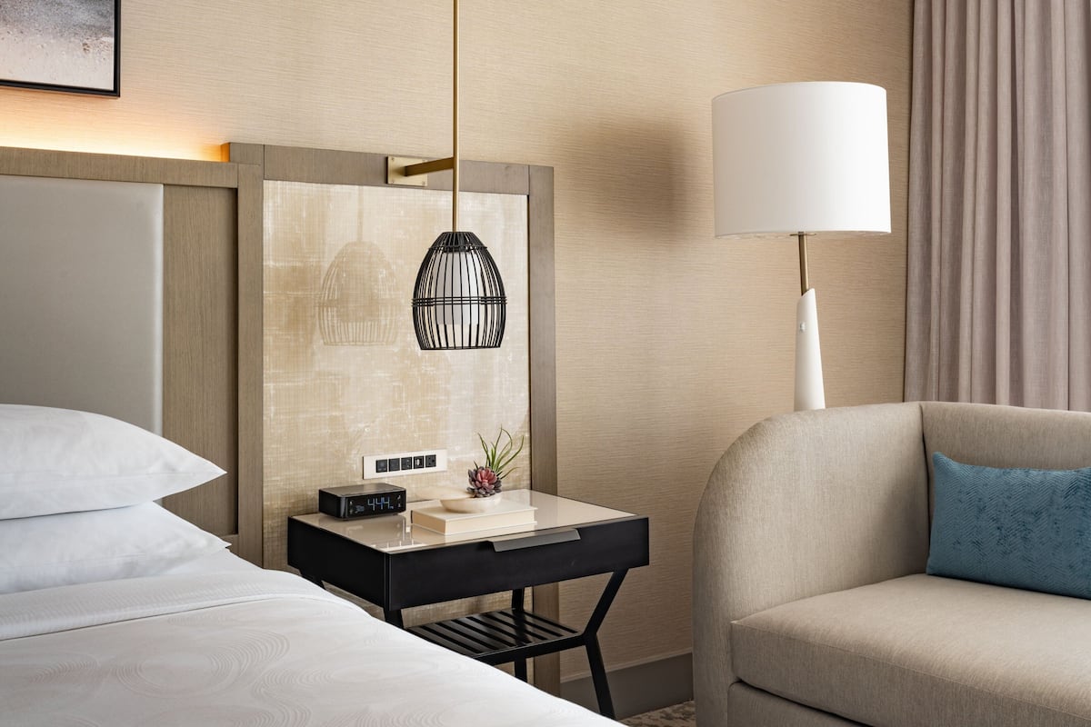 Ropa de cama de alta calidad y camas con pillow-top