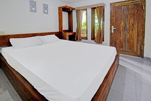 Double Room | Desk, laptop workspace, free WiFi, bed sheets - Hotel O Tastura Homestay (Janapria)