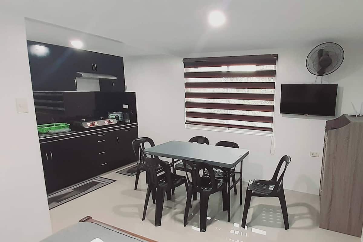 Loft Garden Suite 401 | 1 bedroom, individually furnished, desk, laptop workspace