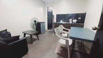 Super Value Suite 102