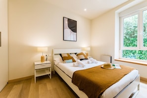 2 chambres, fer et planche à repasser, accès au Wi-Fi (inclus)